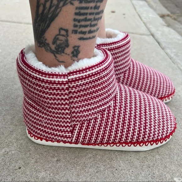 Torrid Red White Striped Knit Christmas Slippers - Picture 1 of 8